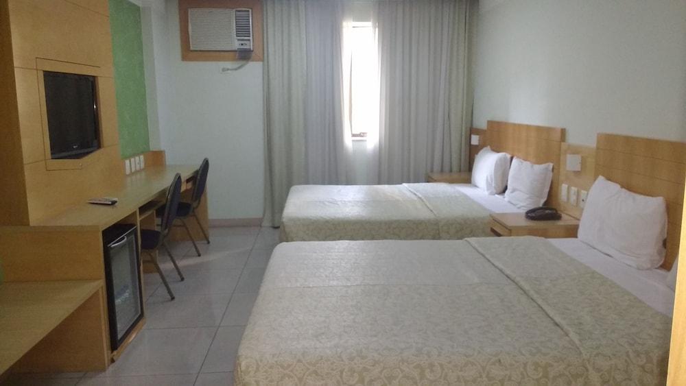 阿特兰蒂科托尔酒店 里约热内卢 外观 照片 A room at a hotel in Fortaleza, Brazil.