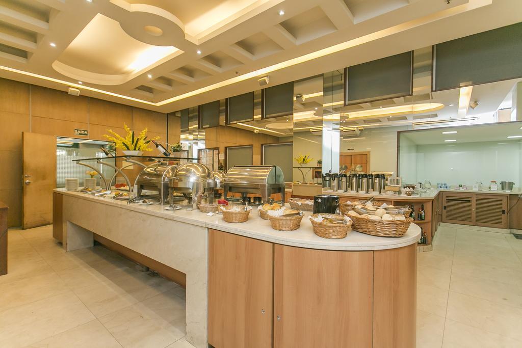 阿特兰蒂科托尔酒店 里约热内卢 外观 照片 Breakfast buffet at the hotel