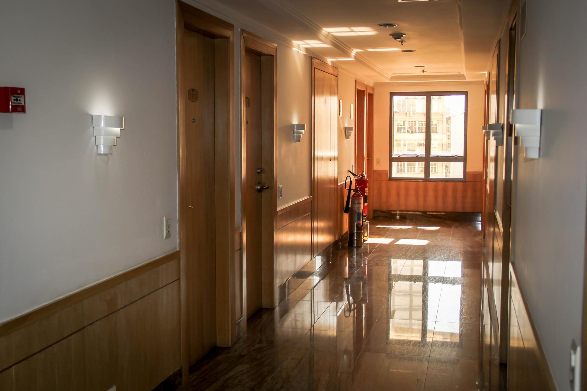 阿特兰蒂科托尔酒店 里约热内卢 外观 照片 A corridor in a hotel