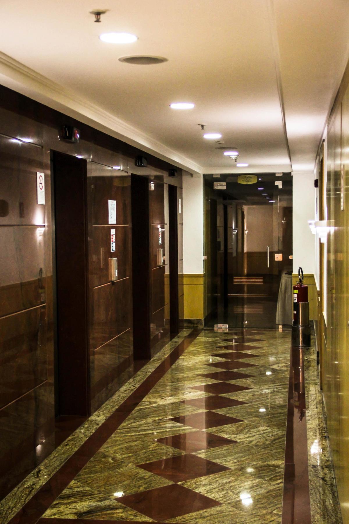 阿特兰蒂科托尔酒店 里约热内卢 外观 照片 Elevator lobby