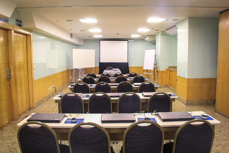 阿特兰蒂科托尔酒店 里约热内卢 外观 照片 A classroom at a conference center