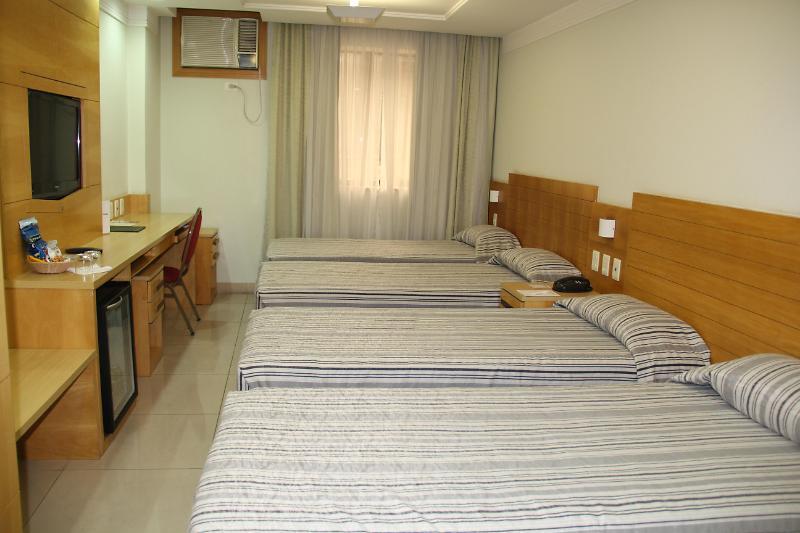 阿特兰蒂科托尔酒店 里约热内卢 外观 照片 A room at a hotel in Fortaleza, Brazil.
