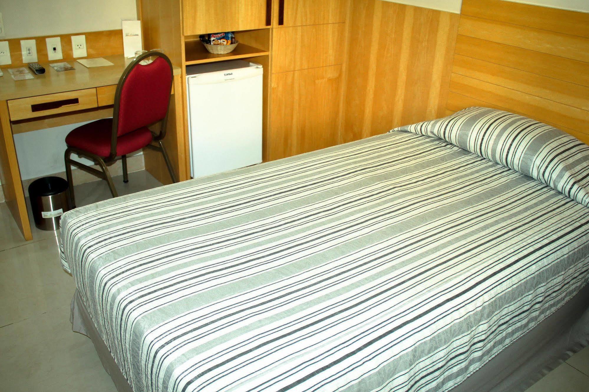 阿特兰蒂科托尔酒店 里约热内卢 外观 照片 A single room at the hotel