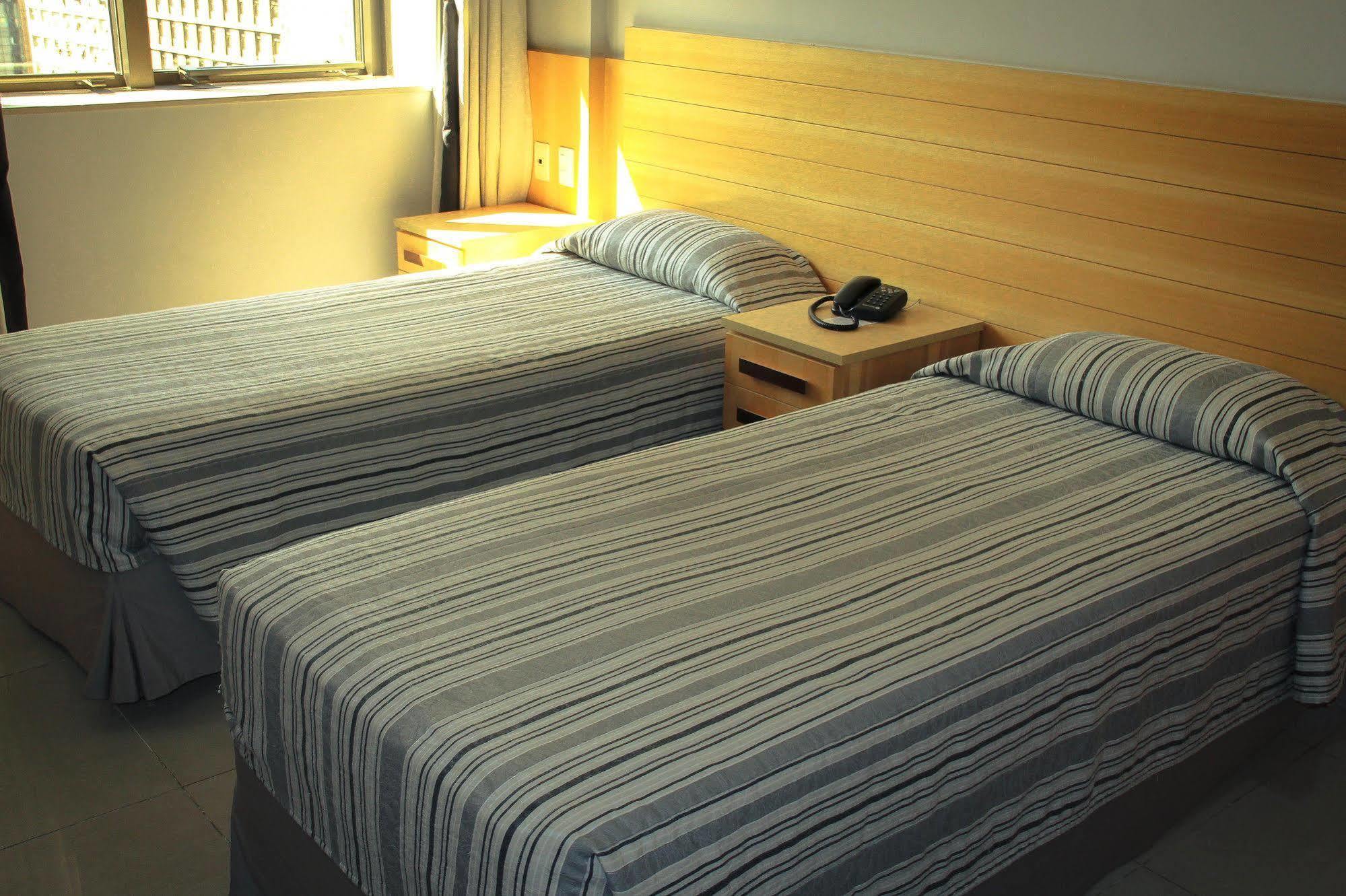 阿特兰蒂科托尔酒店 里约热内卢 外观 照片 Two single beds in a hotel room